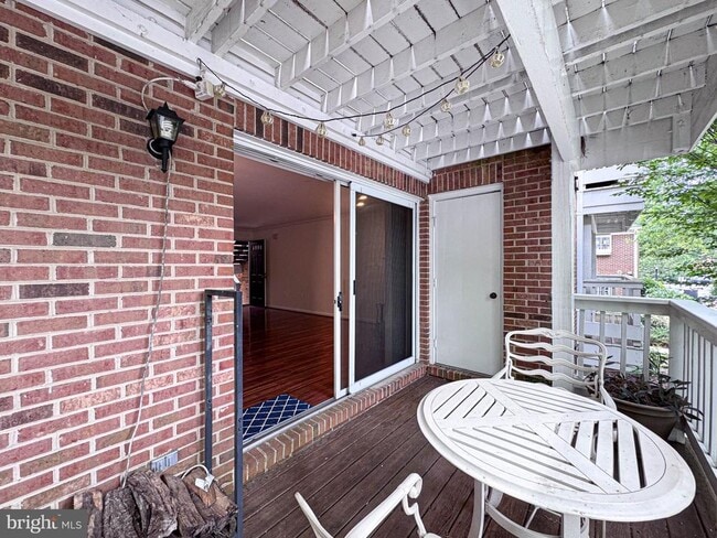 Building Photo - 2604 S Arlington Mill Dr