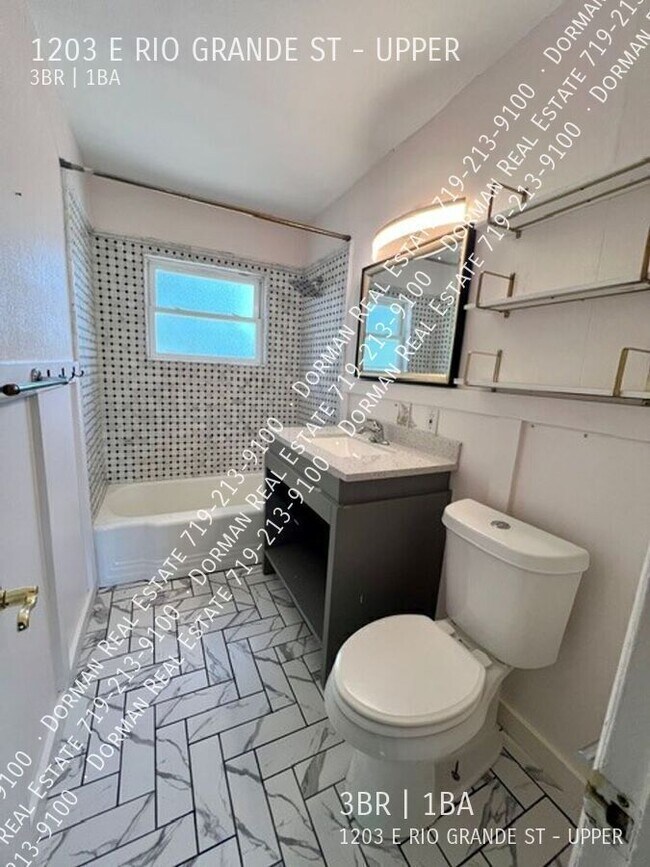 Building Photo - 1203 E Rio Grande St