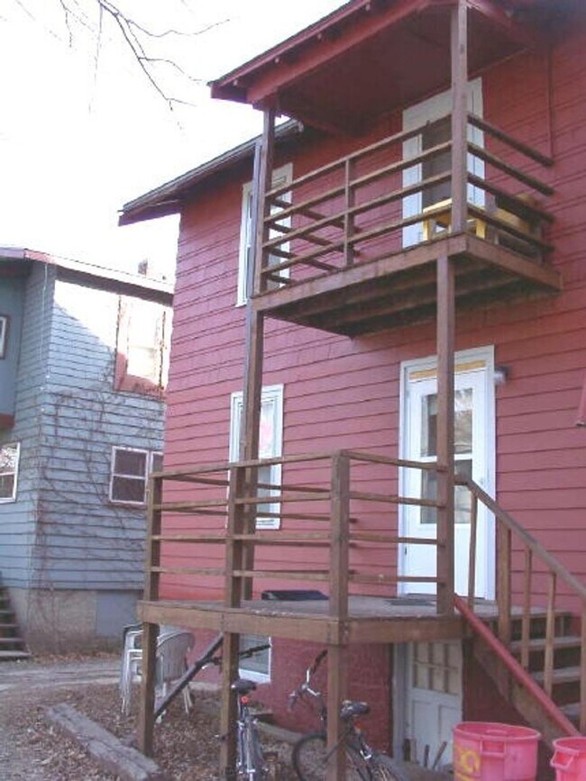 Building Photo - 1318 St James Ct