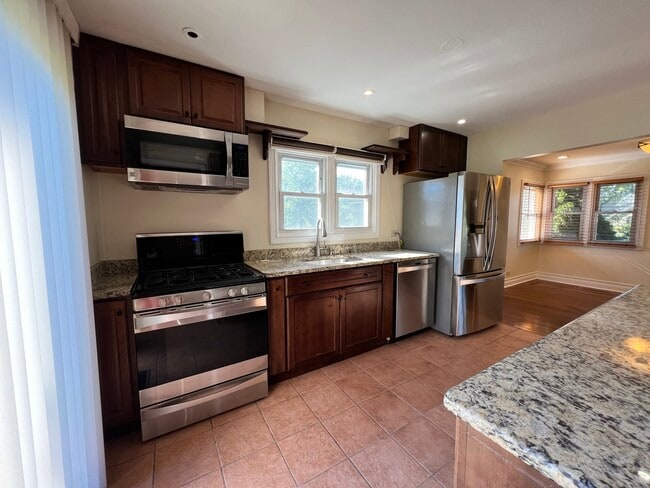 Building Photo - 8431 W 135th St