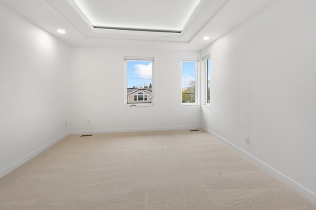 Building Photo - 6402 106th Ave NE