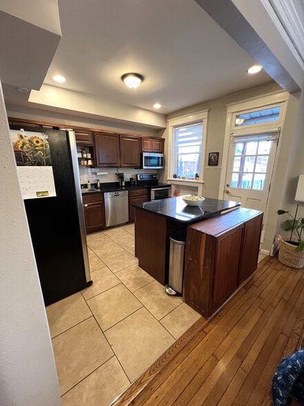 Kitchen - 3817 Lafayette Ave