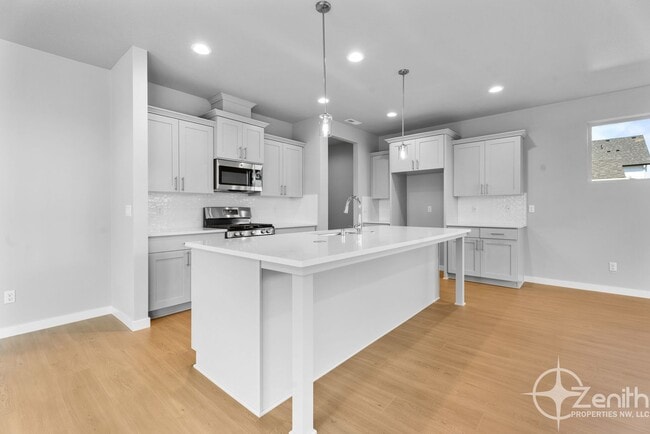 Building Photo - Brand New 4 Bedroom Corner Lot Home In Rid...
