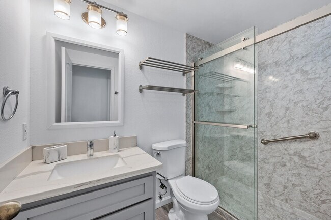Building Photo - 620 Holbrook Ct