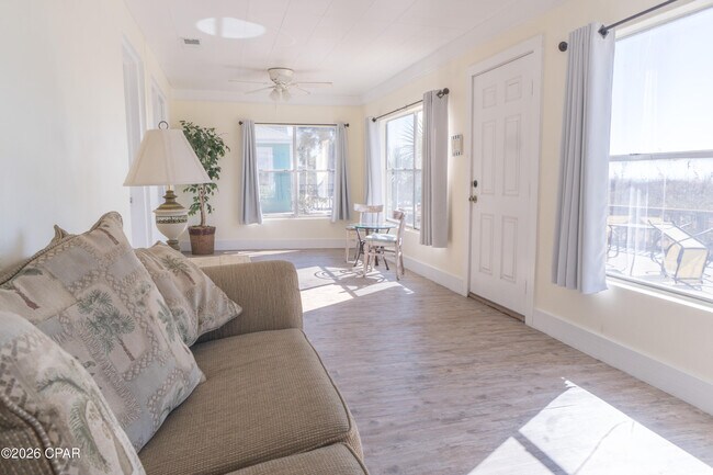 Building Photo - 13307 Oleander Dr