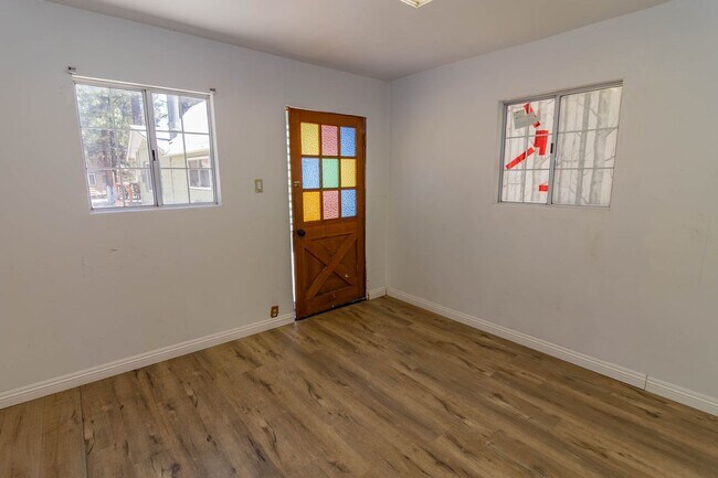 Building Photo - 804 Robinhood Blvd