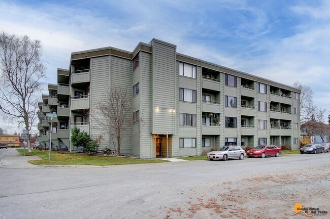 Building Photo - 2201 Romig Pl