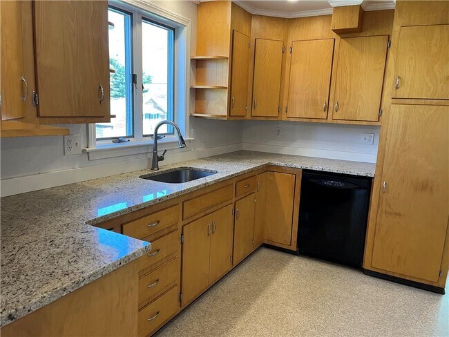 Building Photo - 283 E Main