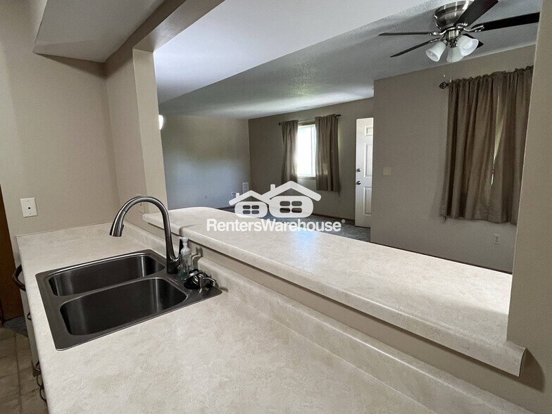 Building Photo - 15870 Griffon Path