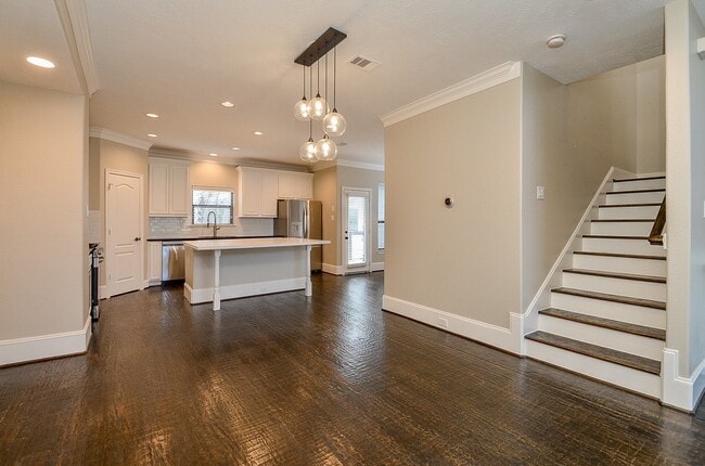 Building Photo - 1307 Studer St