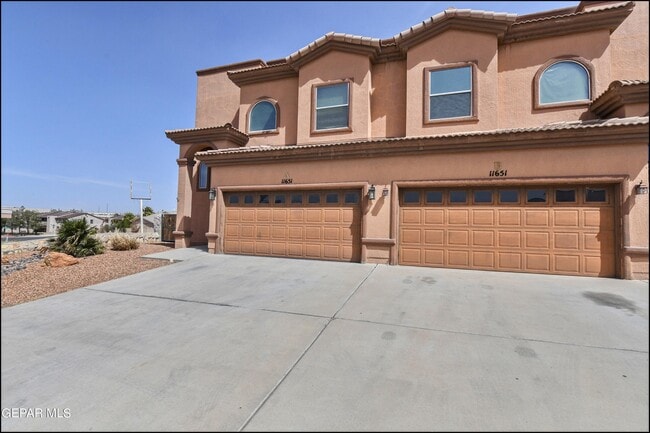 Building Photo - 11651 Dos Palmas Dr