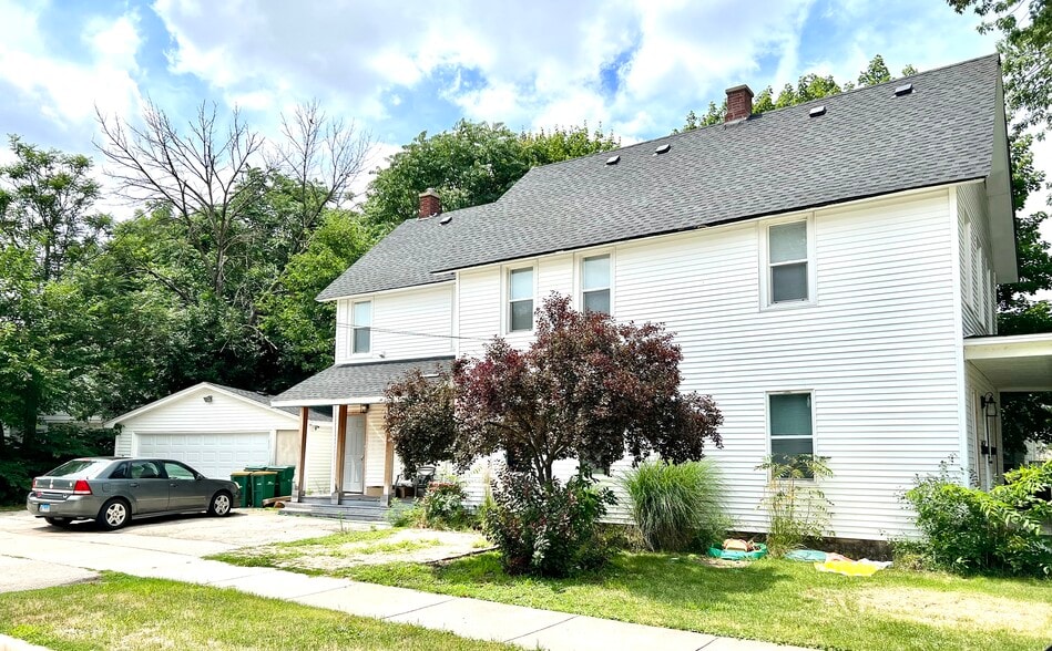 Building Photo - 233 East 19th Street