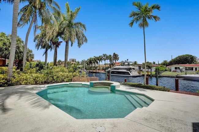 Building Photo - 2484 SE 12th St