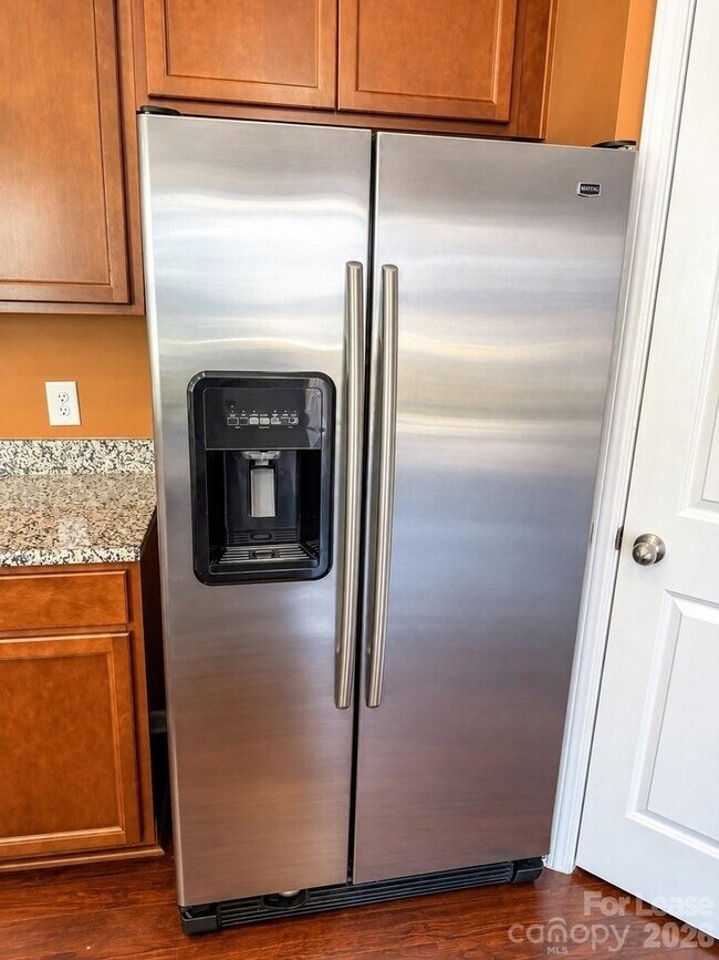 Building Photo - 850 Windblown Pl