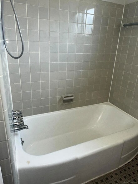 Building Photo - 26300 Fernwood St