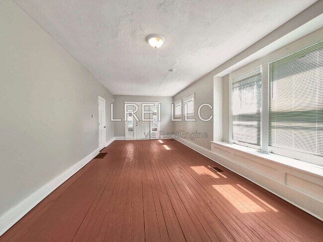 Building Photo - 210 N 38th St