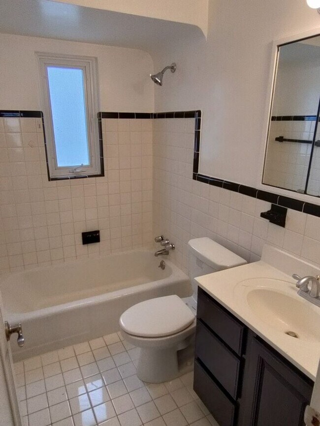 Building Photo - 3 bedroom, 2 bath, brick bungalow in Eastpointe - Now Available!