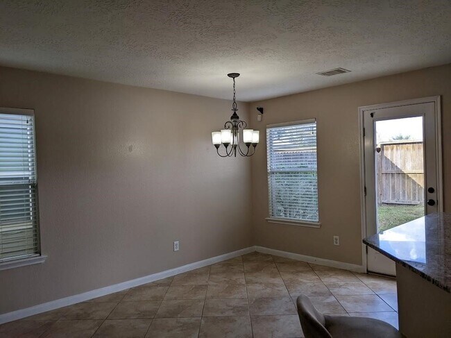 Building Photo - 8014 Chasewood Dr
