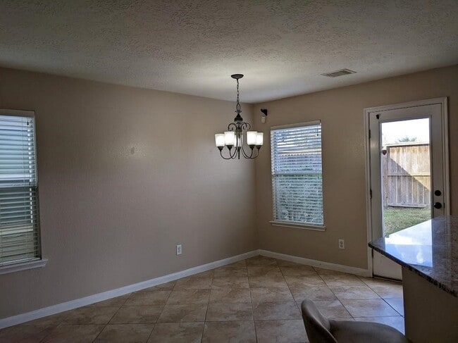 Building Photo - 8014 Chasewood Dr