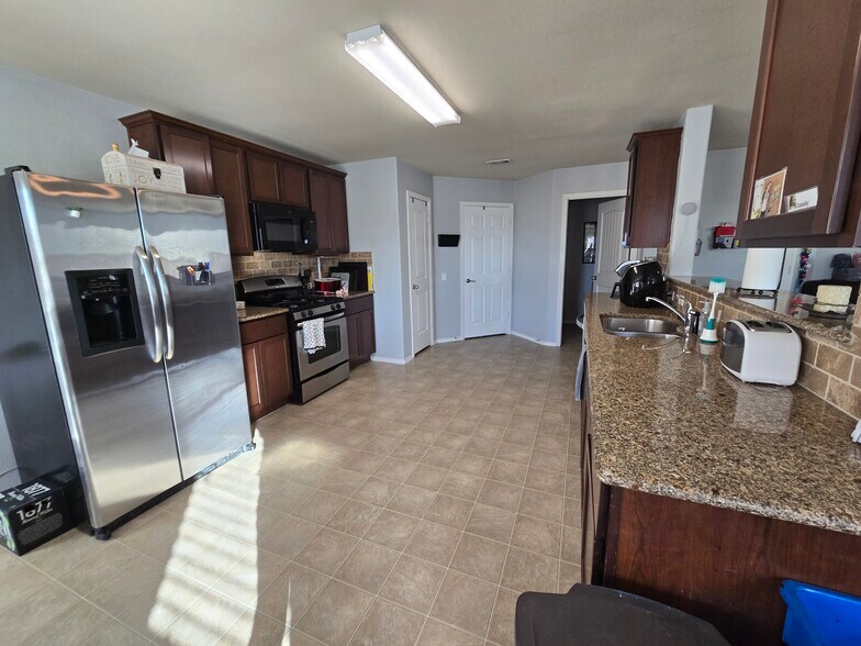 Building Photo - 10116 Deer Chase Trl