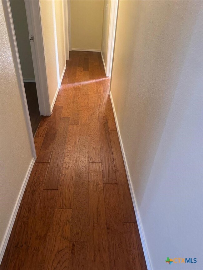 Building Photo - 2311 Old FM 440 Rd