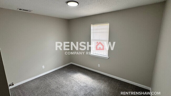 Building Photo - 10 Navy Dr