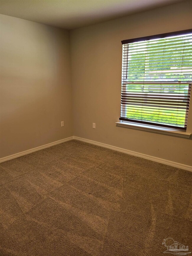 Building Photo - 715 W Ensley St