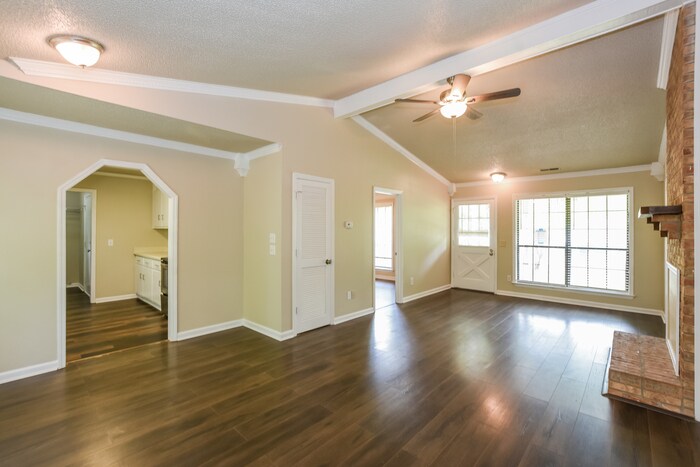 Building Photo - 14155 Creek Hill
