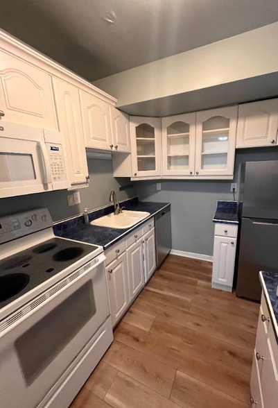 Building Photo - 3412 Kenbrooke Ct