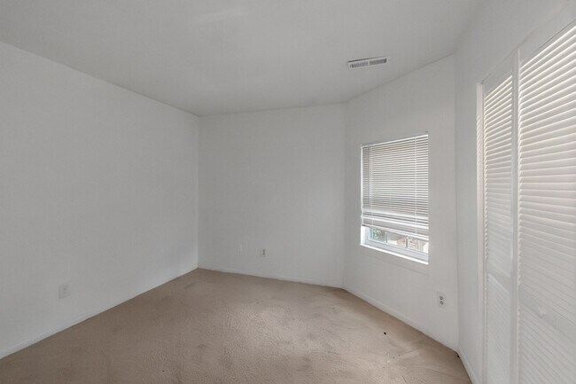 Building Photo - 2565 Terrace Trail