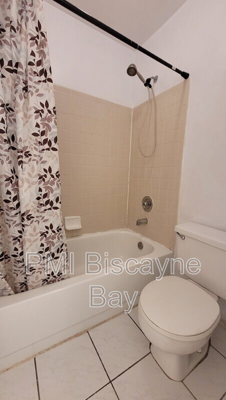 Building Photo - 415 NW 210th St