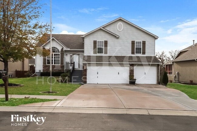 Building Photo - 8942 N Essex Dr