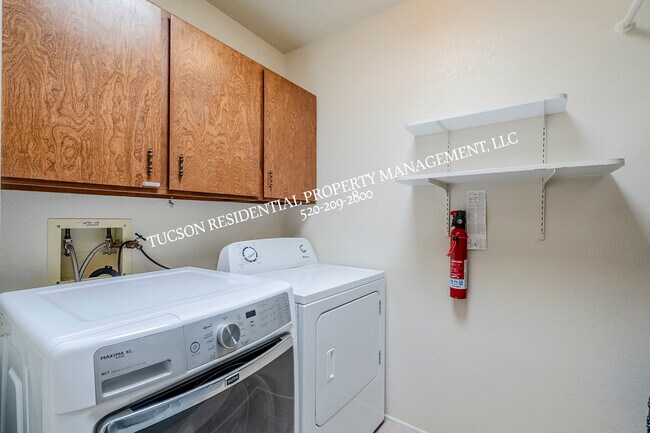 Building Photo - 5084 N Camino Del Lazo