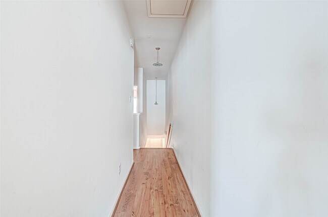 Building Photo - 3780 Tanglewilde St