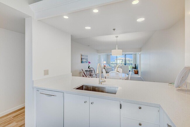 Building Photo - 601 S Seas Dr