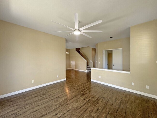 Building Photo - Your Next Home Awaits! Modern 4BR, 3BA Bea...