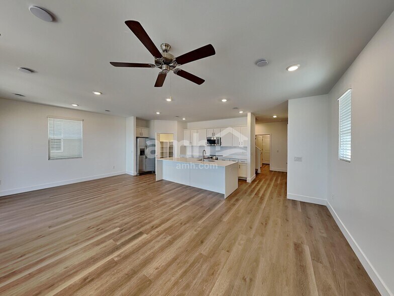 Building Photo - 9629 Harkes Dr
