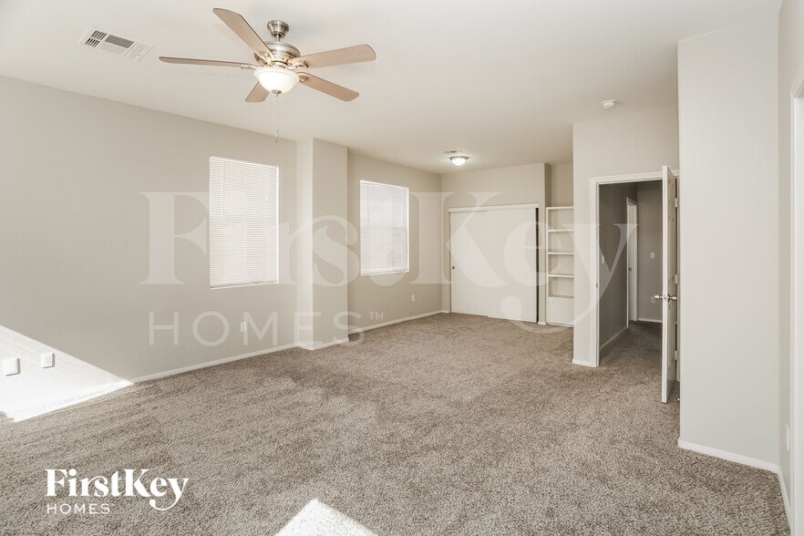 Building Photo - 8049 Rock Port Cir