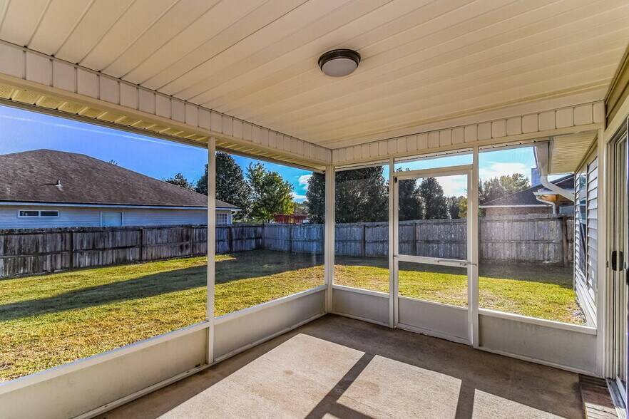 Building Photo - 2653 Fernleaf Dr