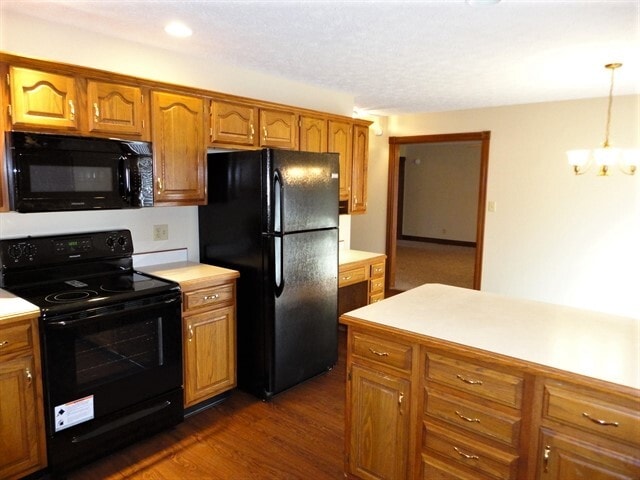 Building Photo - 1121 New Harmony Dr