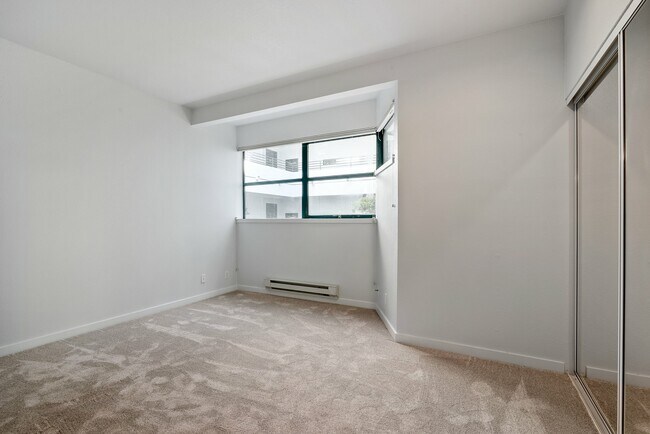 Building Photo - 1425 Vallejo St.