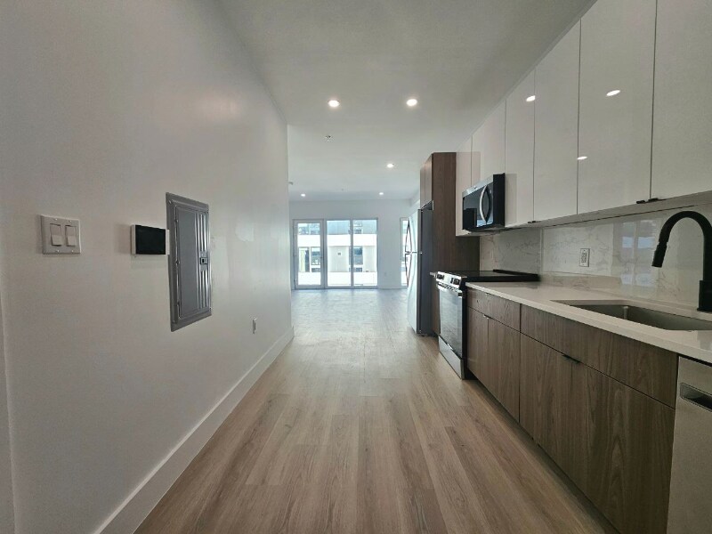 Building Photo - 19 Livingston St