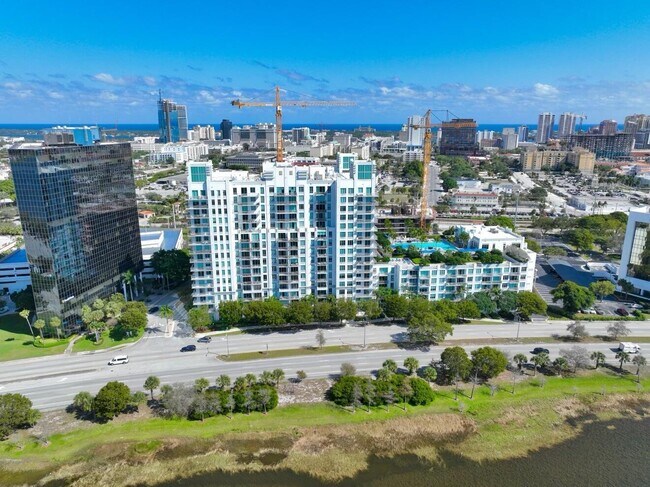 Building Photo - 300 S Australian Ave