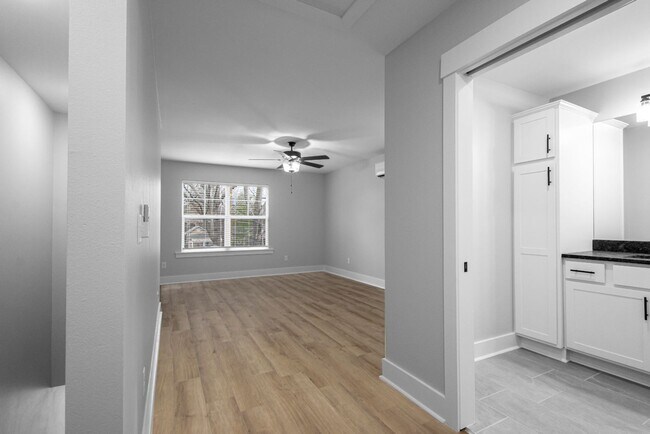 Building Photo - Argenta 1 Bed 1.5 Bath Luxury Energy Effic...