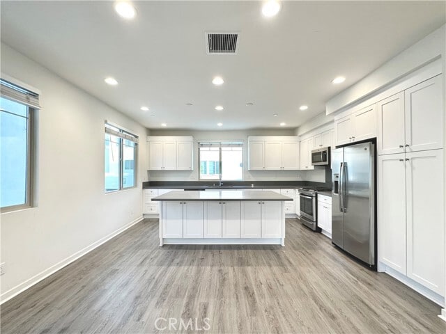 Building Photo - 147 Episode