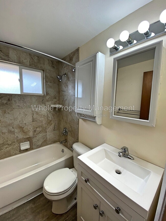 Building Photo - 4815 Flower Ct