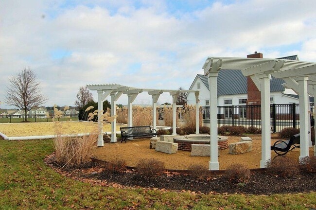 Building Photo - 5660 Caledonia Dr