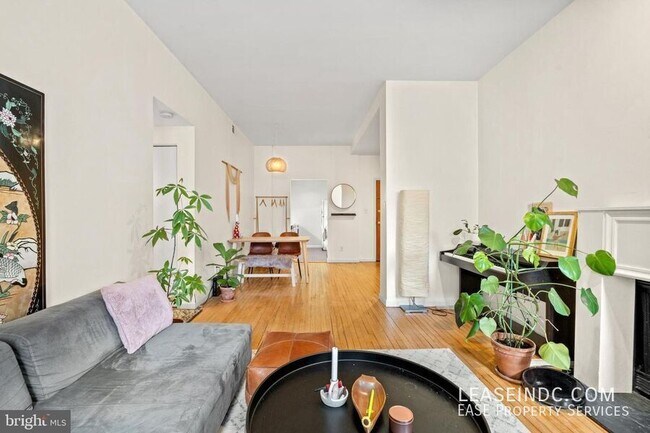 Building Photo - 1930 New Hampshire Ave NW