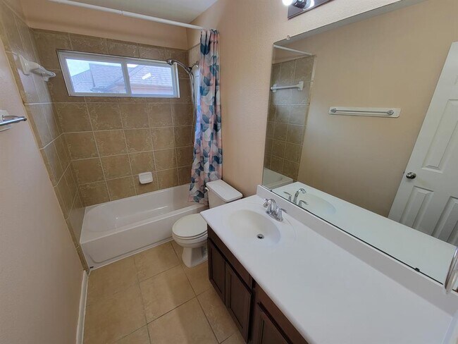 Building Photo - 20931 Flower Croft Ct