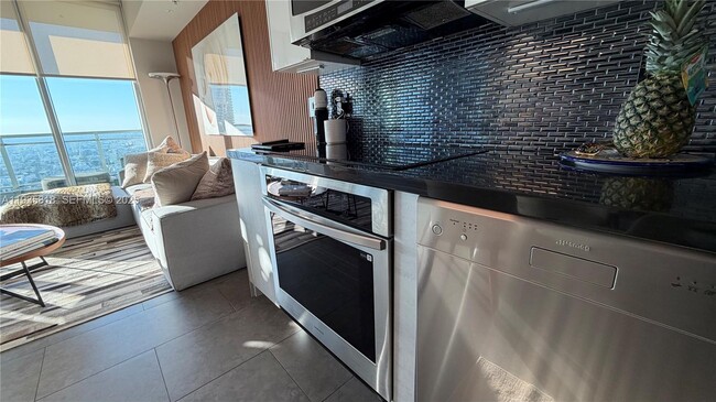 Building Photo - 92 SW 3rd St